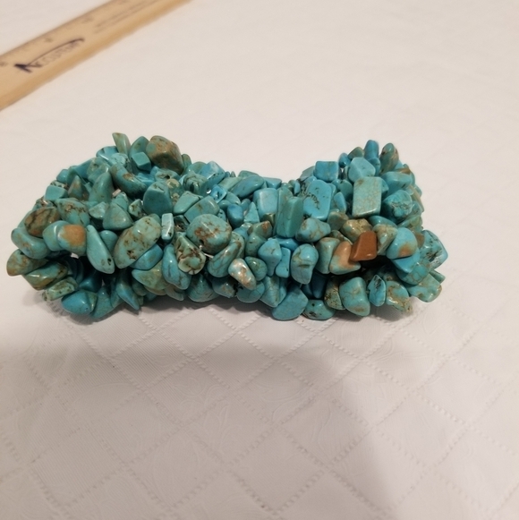 Jewelry - Vintage natural Turquoise chip stretchy bracelet 1.5 inch wide